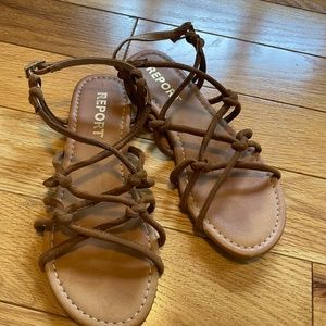 Tan sandal size 6
